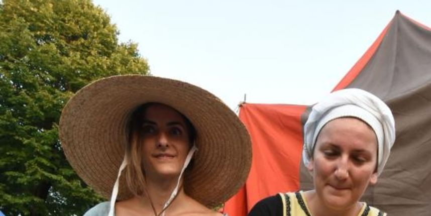 Primopredajom kljuceva kastela Savicente opcinski nacelnik Dalibor Macan gospodi Grimani, veceras je svecano otvoren 5. Srednjovjekovni festival na kojem ce sudjelovati 15-ak viteskih, povijesnih i drugih udruga iz Hrvatske i inozemstva, te ce biti prika Primopredajom kljuceva kastela Savicente opcinski nacelnik Dalibor Macan gospodi Grimani, veceras je svecano otvoren 5. Srednjovjekovni festival na kojem ce sudjelovati 15-ak viteskih, povijesnih i drugih udruga iz Hrvatske i inozemstva, te ce biti prika