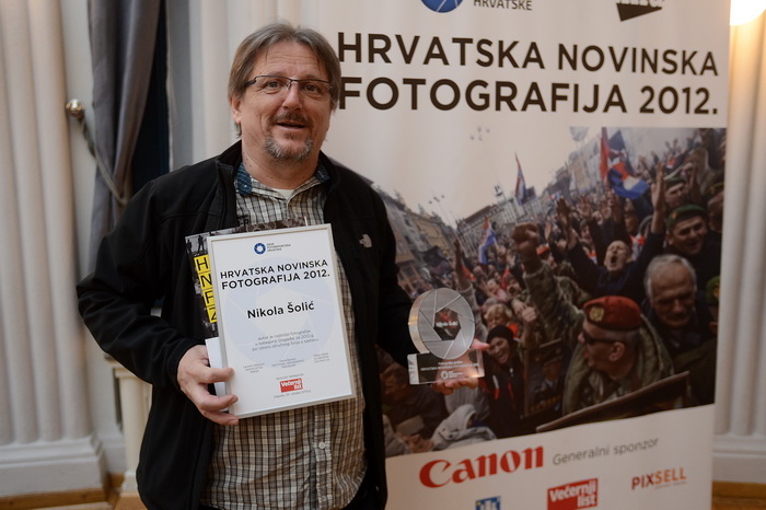 Zagreb, 250313.
Hrvatsko novinarsko drustvo, Perkovceva 2.
U Novinarskom domu odrzana je svecana dodjela nagrada za najbolje hrvatske novinske fotografije.
Zbor fotoreportera Hrvatske izbor najboljih novinskih fotografija organizira vec desetu godinu za r
