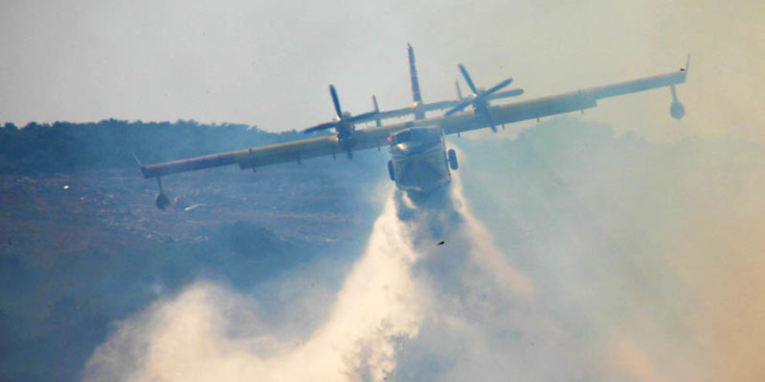 požar – kanader (foto: Marin Gospić) požar – kanader (foto: Marin Gospić)