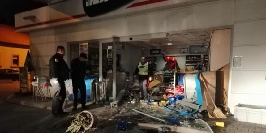 Petar Bočkaj demolirao je benzinsku Petar Bočkaj demolirao je benzinsku