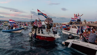 Veličanstven doček četvorice zadarskih Vatrenih od Gradskog mosta do Foruma