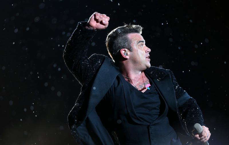 13.08.2013., Zagreb – Britanski pjevac Robbie Williams odrzao je koncert na maksimirskom stadionu u sklopu turneje Take the crown. Photo: Petar Glebov/Pixsell 13.08.2013., Zagreb – Britanski pjevac Robbie Williams odrzao je koncert na maksimirskom stadionu u sklopu turneje Take the crown. Photo: Petar Glebov/Pixsell