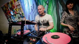 Subotnji party u Svarog baru