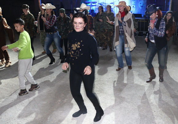 Virski karneval & maškare: Plesna maškarana fešta uz Jasmina Stavrosa