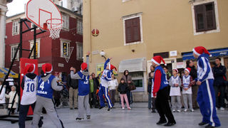Božićni sajam na Forumu i Sv. Nikola na Narodnom trgu