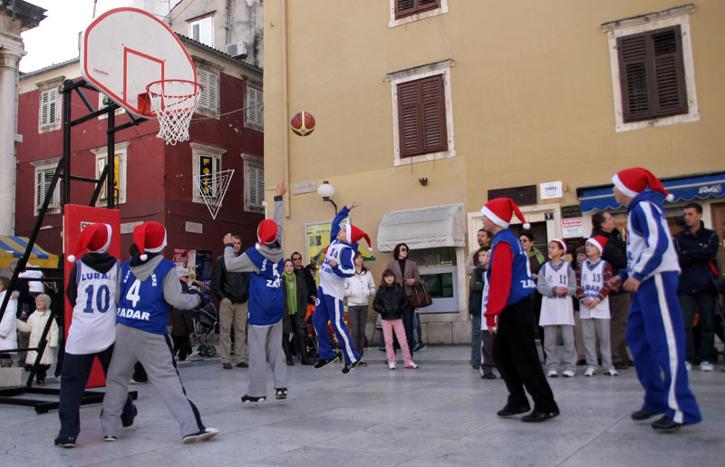 Božićni sajam na Forumu i Sv. Nikola na Narodnom trgu
