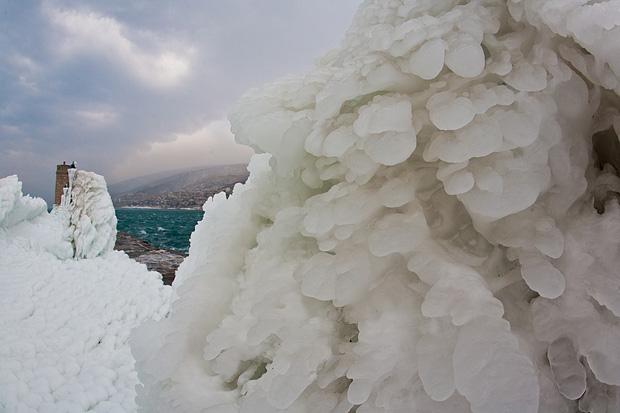 Senj u zagrljaju ledenog pokrivača, foto: Leo Banić