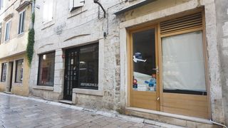 Zatvorene butige i poluprazan zadarski Poluotok Zatvorene butige i poluprazan zadarski Poluotok