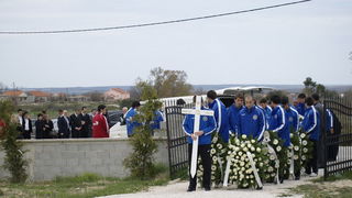 Posljednji ispracaj Hrvoja Custica, Murvica 5. travnja 2008, 12 sati Posljednji ispracaj Hrvoja Custica, Murvica 5. travnja 2008, 12 sati