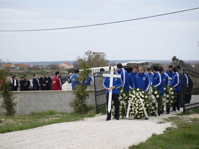 Posljednji ispracaj Hrvoja Custica, Murvica 5. travnja 2008, 12 sati Posljednji ispracaj Hrvoja Custica, Murvica 5. travnja 2008, 12 sati