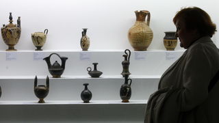 Zagreb, 141010.
Klovicevi dvori.
Otvorenje izlozbe ” Anticki Grci na tlu Hrvatske”
Izlozba Antizki Grci na tlu Hrvatske obuhvaca razdoblje od 12. do 1. st. pr. Kr., odnosno od najranijih posjeta Grka na Grka nasem priobalju