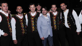 Sibenik, 030612.
Stadion Subicevac.
Veceras je odrzan humanitarni koncert “Sibenska srca za nasu dicu” na kojem su prikupljana sredstva za lijecenje djece oboljele od malignih bolesti. Koncert je vodila poznata glumica Doris Pincic, a nastupile su mnoge e Sibenik, 030612.
Stadion Subicevac.
Veceras je odrzan humanitarni koncert “Sibenska srca za nasu dicu” na kojem su prikupljana sredstva za lijecenje djece oboljele od malignih bolesti. Koncert je vodila poznata glumica Doris Pincic, a nastupile su mnoge e