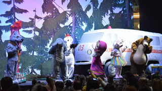 Predstava “Maša i Medvjed” moskovskog Dječjeg kazališta oduševila zadarske mališane Predstava “Maša i Medvjed” moskovskog Dječjeg kazališta oduševila zadarske mališane