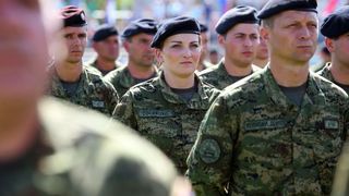Svečano postrojavanje na stadionu u Kranjčevićevoj u povodu Dana Oružanih snaga Republike Hrvatske. Foto. PIXSELL Svečano postrojavanje na stadionu u Kranjčevićevoj u povodu Dana Oružanih snaga Republike Hrvatske. Foto. PIXSELL