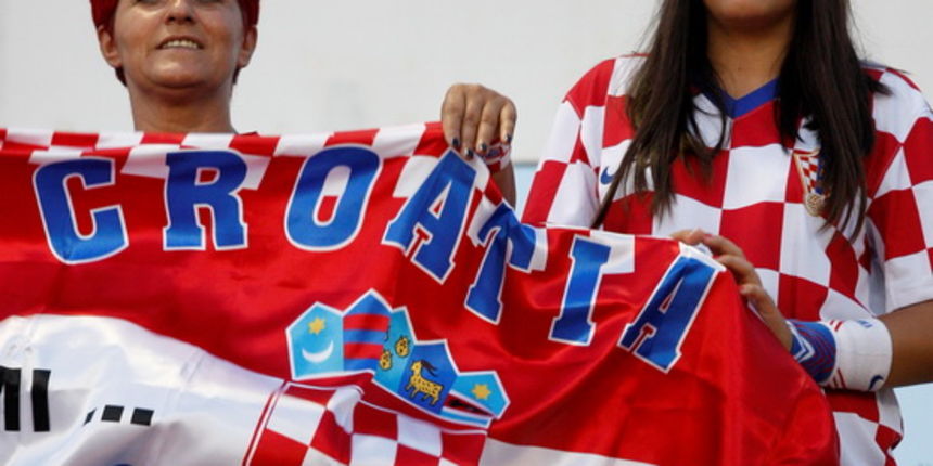 Bratislava, Slovacka, 110810.
Stadion Pasienky.
Medjunarodna  prijateljska nogometna utakmica 
Slovacka – Hrvatska.
Na fotografiji: hrvatski navijaci.
Foto: Ronald Gorsic / CROPIX