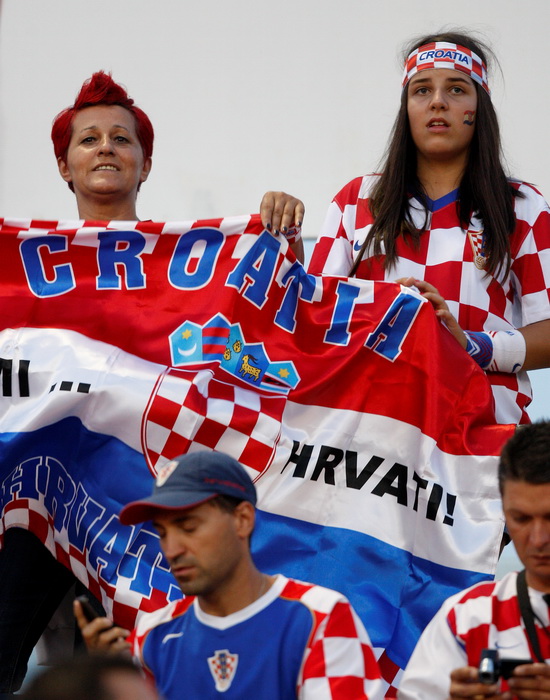 Bratislava, Slovacka, 110810.
Stadion Pasienky.
Medjunarodna  prijateljska nogometna utakmica 
Slovacka – Hrvatska.
Na fotografiji: hrvatski navijaci.
Foto: Ronald Gorsic / CROPIX