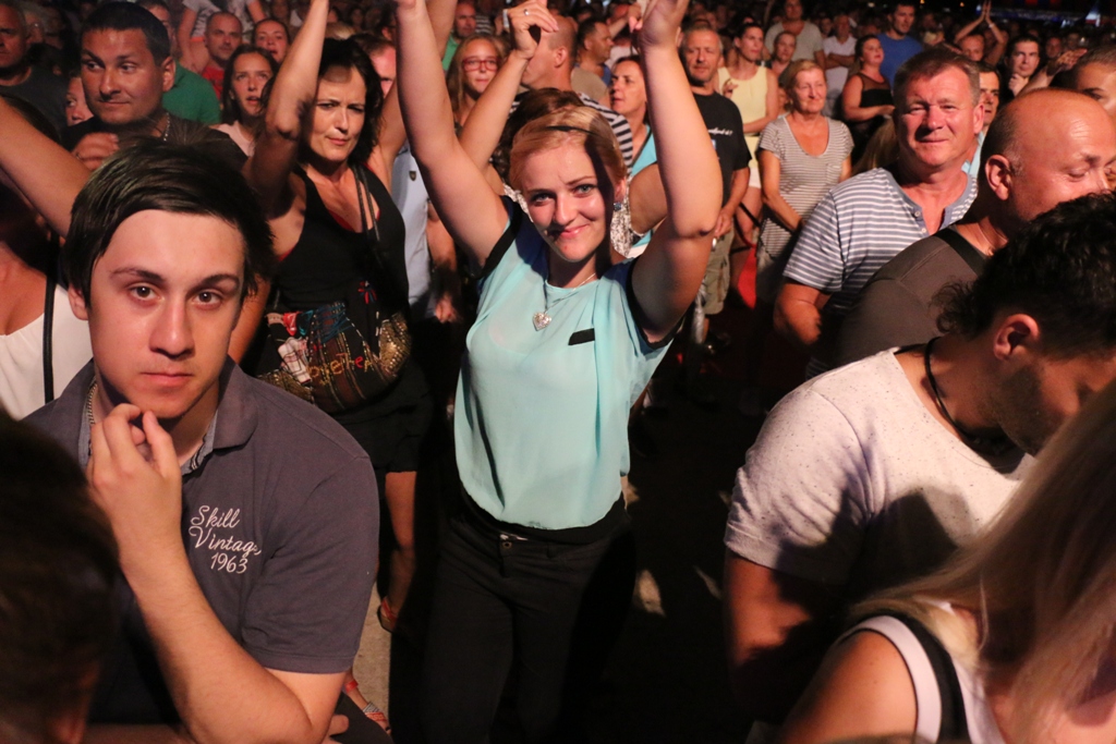 S Alenom Islamovićem po pljusku pjevalo šest tisuća Virana