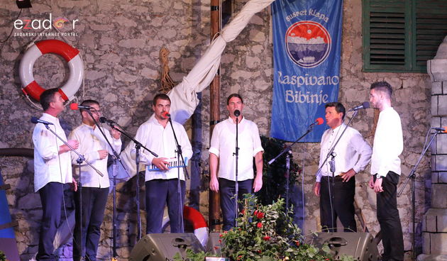Na Trgu sri sela održana 38. smotra klapa “Raspivano Bibinje” Na Trgu sri sela održana 38. smotra klapa “Raspivano Bibinje”