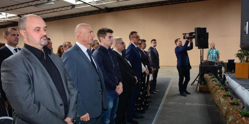 Ministar Jakovina u pogon pustio postrojenje na biomasu za potrebe drvne industrije Ministar Jakovina u pogon pustio postrojenje na biomasu za potrebe drvne industrije