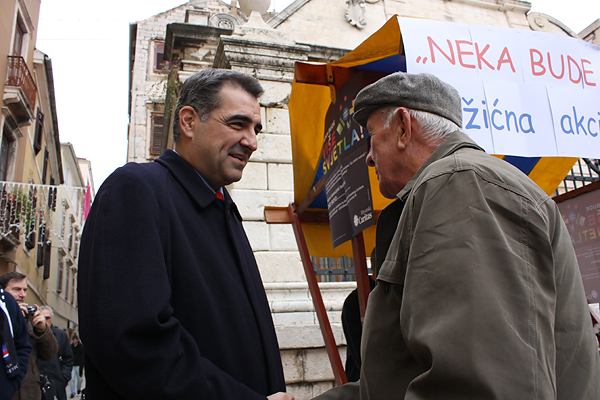 Image 1033367 (auto) Image 1033367 (auto)