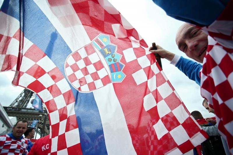 Euro 2016: Hrvatski navijači napravili fenomenalnu atmosferu u Parizu. Photo: Sanjin Strukić/PIXSELL Euro 2016: Hrvatski navijači napravili fenomenalnu atmosferu u Parizu. Photo: Sanjin Strukić/PIXSELL