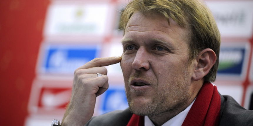 Beograd, 091210.
Veceras je u prostorijama FK Crvena Zvezda na stadionu Marakana istoimenog kluba odrzana promocija Roberta Prosineckog kao novog trenera FK Crvena Zvezda.
Foto: Sime Sokota / CROPIX Beograd, 091210.
Veceras je u prostorijama FK Crvena Zvezda na stadionu Marakana istoimenog kluba odrzana promocija Roberta Prosineckog kao novog trenera FK Crvena Zvezda.
Foto: Sime Sokota / CROPIX