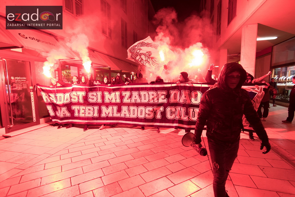 Okupljanje Tornada na Forumu i korteo do Krešinog doma Okupljanje Tornada na Forumu i korteo do Krešinog doma