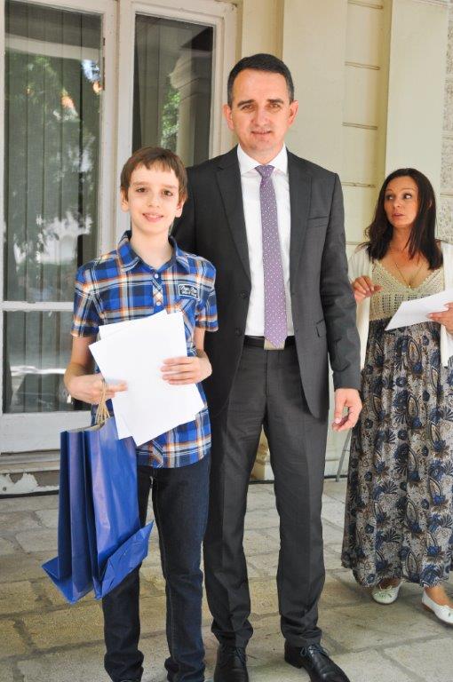 Zamjenik župana primio nagrađene učenike Zamjenik župana primio nagrađene učenike
