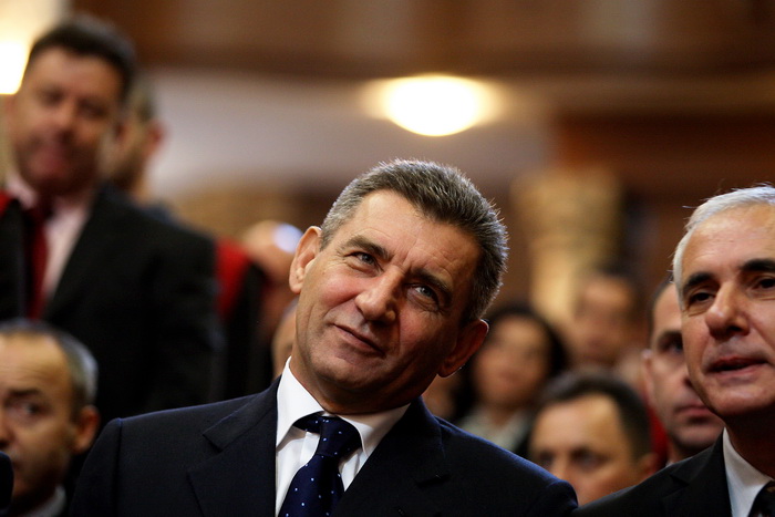 Zadar, 241112.
Obiljezavanje Dana grada Zadra i dolazak generala Ante Gotovine pocasnog gradjanina grada Zadra. General Gotovina na svetoj misi u katedrali Sv. Stosije.
Na slici general Ante Gotovina.
Foto: Jure Miskovic / CROPIX Zadar, 241112.
Obiljezavanje Dana grada Zadra i dolazak generala Ante Gotovine pocasnog gradjanina grada Zadra. General Gotovina na svetoj misi u katedrali Sv. Stosije.
Na slici general Ante Gotovina.
Foto: Jure Miskovic / CROPIX