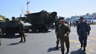 RTOP Vukovar i Kiowa Warrior na splitskoj rivi RTOP Vukovar i Kiowa Warrior na splitskoj rivi