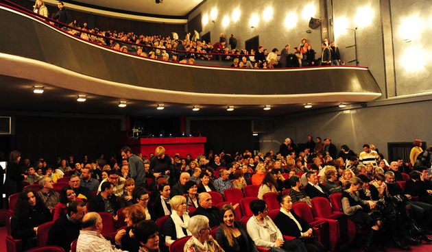 Zadar, 28.02.2013. snimio: Nenad Marčev, 
PLANET ART, 
Raymond Queneu, 
STILSKE VJEŽBE, 
Redatelj Tomislav Radić, 
Igraju: Lela Margitić i Pero Kvrgić, 
Dvorana HNK Zadar