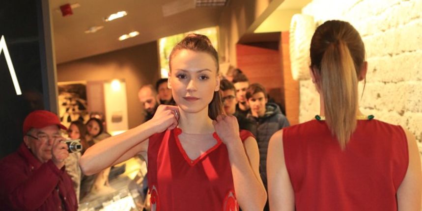 Šibenska Noć Muzeja:Povijest pretočena u originalne modne kreacije Karmen Herceg Šibenska Noć Muzeja:Povijest pretočena u originalne modne kreacije Karmen Herceg