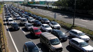 Gužve na naplatnim kućicama Lučko u smjeru mora