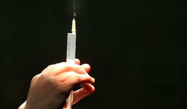 Priprema cjepiva. Photo: Robert Anic/PIXSELL