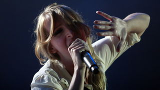 Pula, 180811.
Arena Fest 2011.
Na kraju koncertne sezone u pulskoj Areni na Arena Festu nastupaju tri europska benda: Apocalyptica, Guano Apes i Laibach.
Na slici: nastup Guano Apesa.
Foto: Goran Sebelic / CROPIX Pula, 180811.
Arena Fest 2011.
Na kraju koncertne sezone u pulskoj Areni na Arena Festu nastupaju tri europska benda: Apocalyptica, Guano Apes i Laibach.
Na slici: nastup Guano Apesa.
Foto: Goran Sebelic / CROPIX