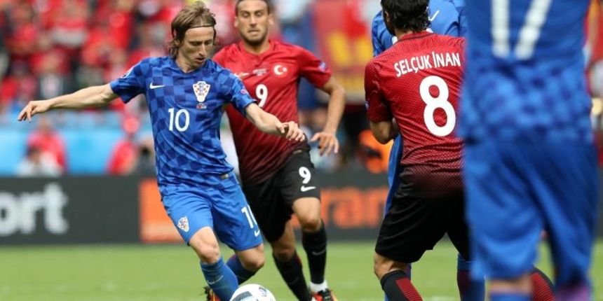 Stadion Park prinčeva u Parizu, UEFA EURO 2016., 1. kolo, skupina D, Turska – Hrvatska 0-1. Luka Modric. Photo: PIXSELL Stadion Park prinčeva u Parizu, UEFA EURO 2016., 1. kolo, skupina D, Turska – Hrvatska 0-1. Luka Modric. Photo: PIXSELL
