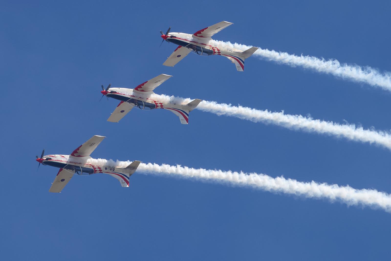 Zemunik: 20. obljetnica akrobatske grupe “Krila Oluje” Zemunik: 20. obljetnica akrobatske grupe “Krila Oluje”