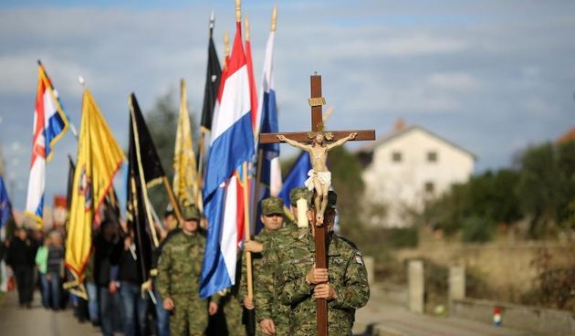 Kolonom sjećanja i polaganjem vijenaca obilježena 23. obljetnica stradanja Škabrnje, Foto: Filip Brala/PIXSELL
