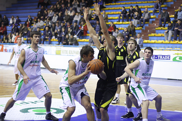 Mrva i Dević, KK Borik-Puntamika – KK Dubrava
