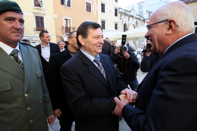 Zadar, 111212. 
Nakon zahvale generalu Anti Gotovini, Zadrani su danas odali priznanje i ratnom zapovjedniku postrojbi specijalne policije Mladenu Markacu. General Markac prosetao je zadarskim Poluotokom te posjetio gradonacelnika Zvonimira Vrancica u nje