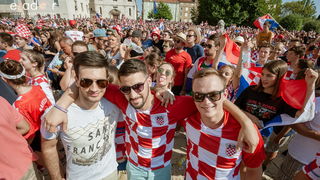 Navijačko ludilo u Zadru za vrijeme i nakon finala Svjetskog prvenstva Navijačko ludilo u Zadru za vrijeme i nakon finala Svjetskog prvenstva