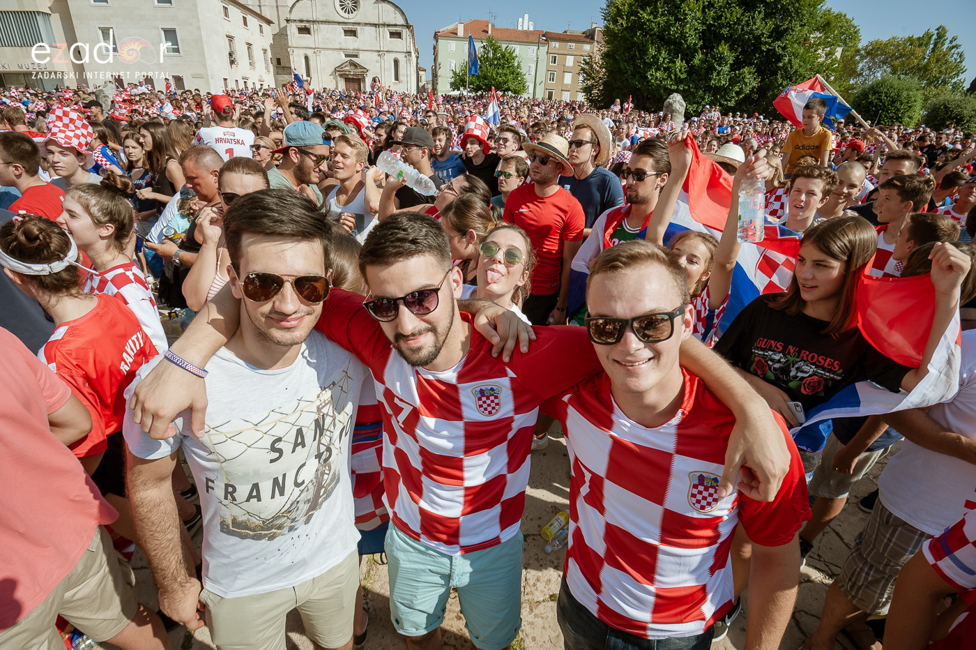 Navijačko ludilo u Zadru za vrijeme i nakon finala Svjetskog prvenstva Navijačko ludilo u Zadru za vrijeme i nakon finala Svjetskog prvenstva