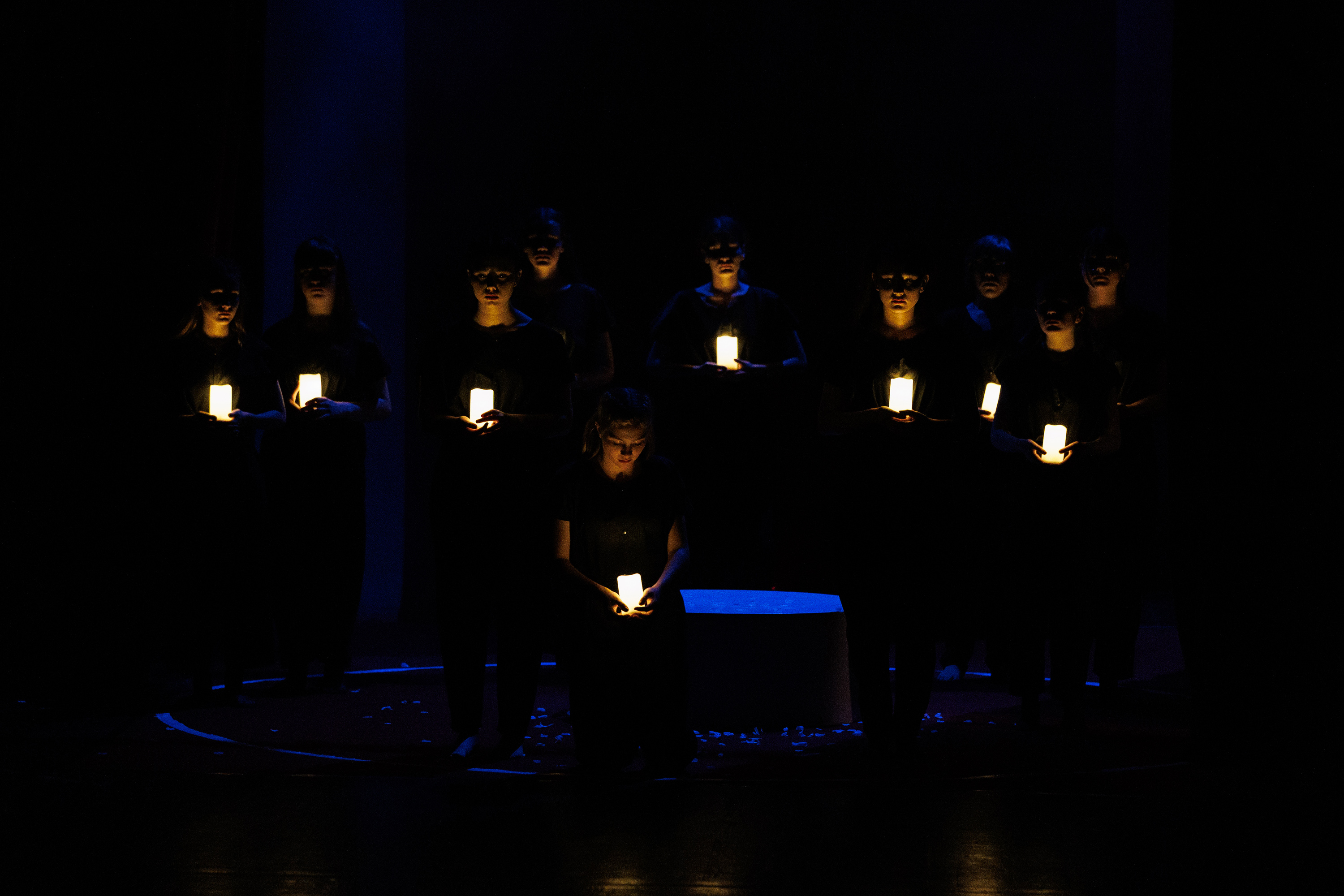 Igrajmo se: Zabranjeno mlađima od 15 strana A