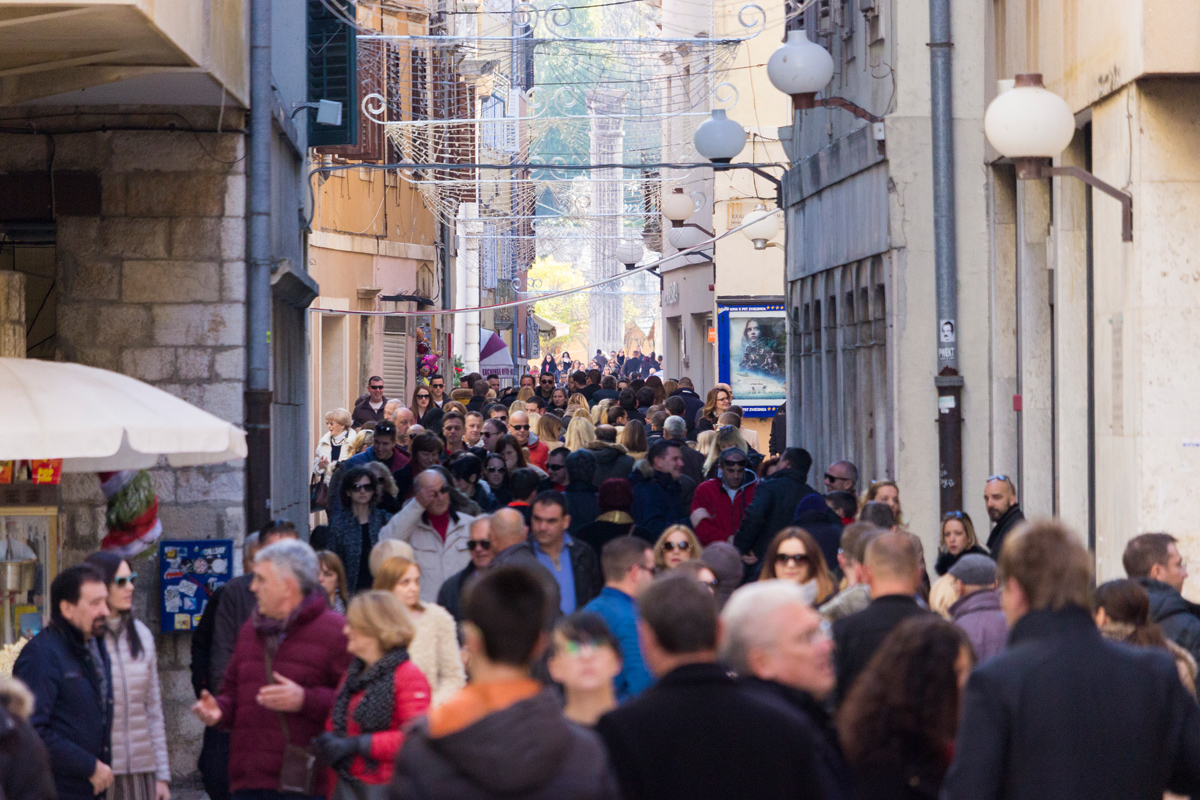 Badnjak 2016: Blagdanski đir po gradu 24. prosinca Badnjak 2016: Blagdanski đir po gradu 24. prosinca