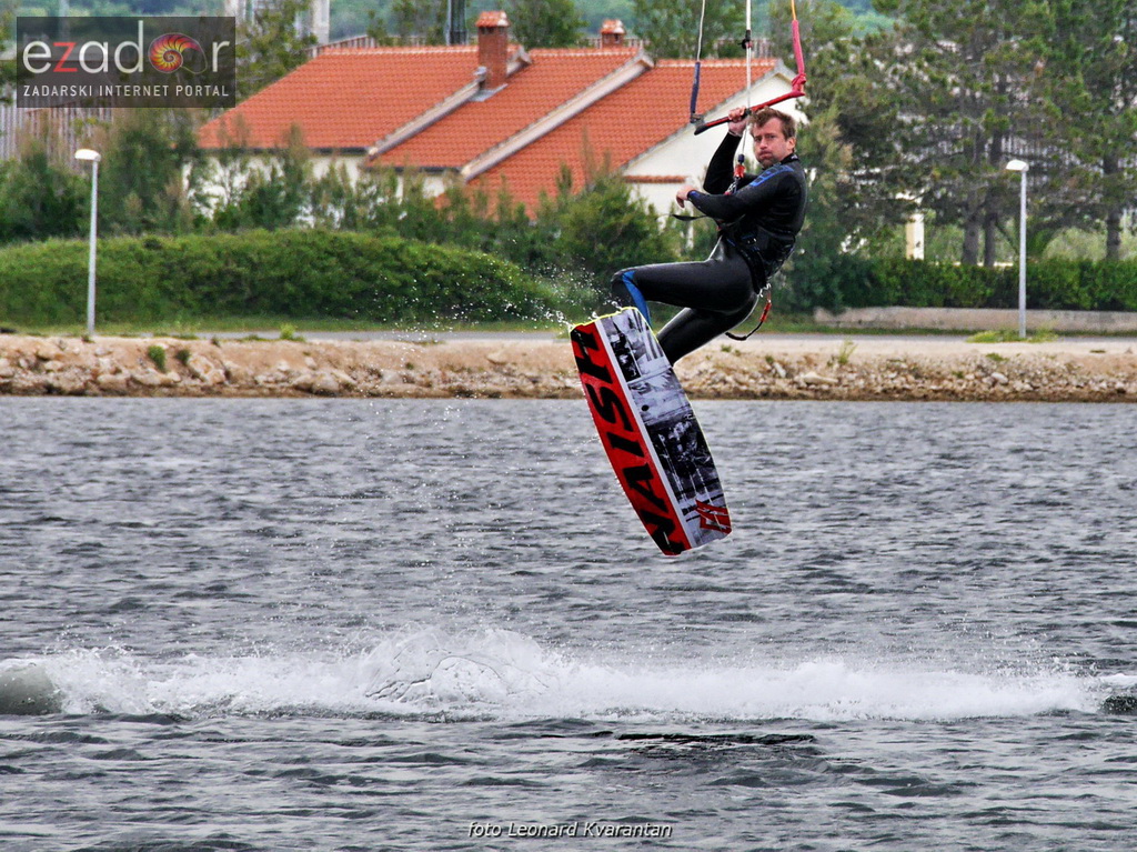 Kiteri guštali u refulima ninske bure Kiteri guštali u refulima ninske bure