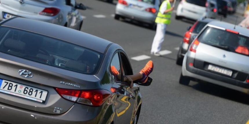 Naplatna postaja Lucko, u jutarnjim satima povecan broj vozila u smjeru mora. Zastoja nema a kolona vozila dugacka je nekoliko kilometara. Photo: Robert Anic/PIXSELL Naplatna postaja Lucko, u jutarnjim satima povecan broj vozila u smjeru mora. Zastoja nema a kolona vozila dugacka je nekoliko kilometara. Photo: Robert Anic/PIXSELL