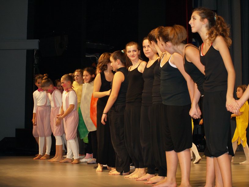 Plesno kazalisna udruga Zalet