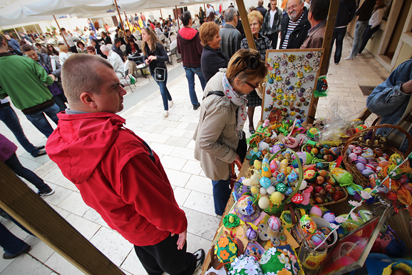 Humanitarna uskršnja akcija Novog radija za udrugu Svjetlo (foto:Saša Čuka) Humanitarna uskršnja akcija Novog radija za udrugu Svjetlo (foto:Saša Čuka)