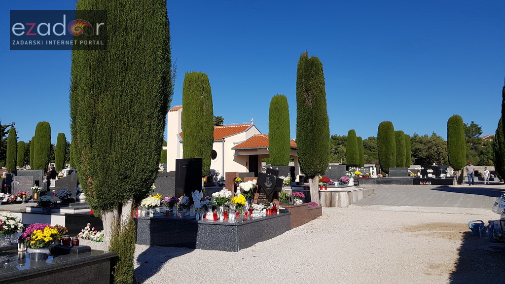 Blagdan Svih svetih na zadarskim grobljima