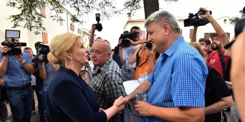 Na otvorenje 41. Trke na prstenac stigli mnogobrojni politicari. Kolinda Grabar Kitarovic, Zlatko Komadina. Photo: Dusko Marusic/PIXSELL Na otvorenje 41. Trke na prstenac stigli mnogobrojni politicari. Kolinda Grabar Kitarovic, Zlatko Komadina. Photo: Dusko Marusic/PIXSELL